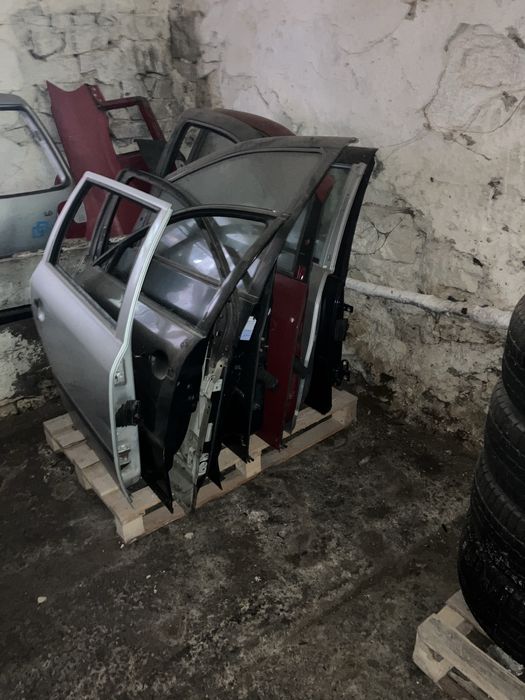 części samochodowe  atrapa maska kołpak klapa listwa kratka maska itp