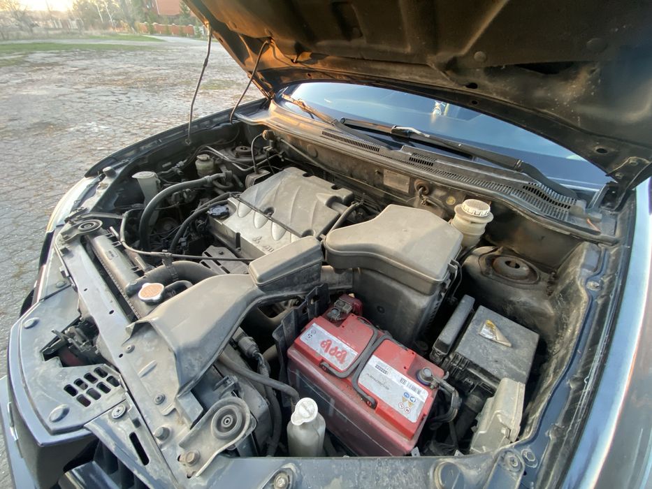 Mitsubishi Outlander с газом,2006 года