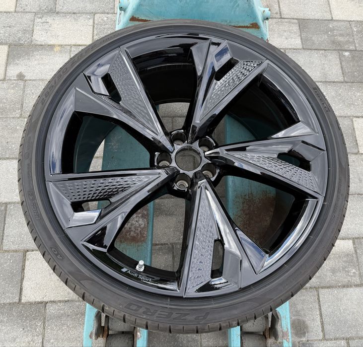 Felga Audi 22 RS6 RS7 C8 5x112 10.5J ET19 4K06.0.1025BC 285/30R22 nowa
