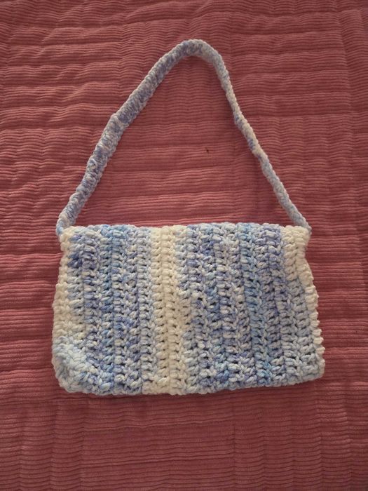 Mala suave de crochet feita à mão