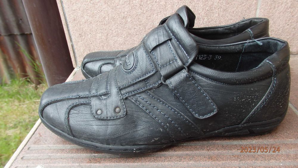 Półbuty młodzieżowe sportowe - rozmiar 39.