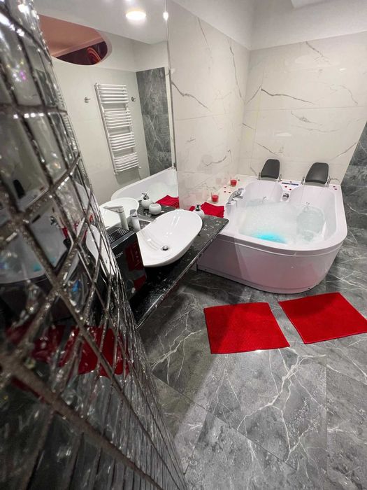 Apartament z Jacuzzi dla Par Romantyczny Love-Room Płock / Soczewka