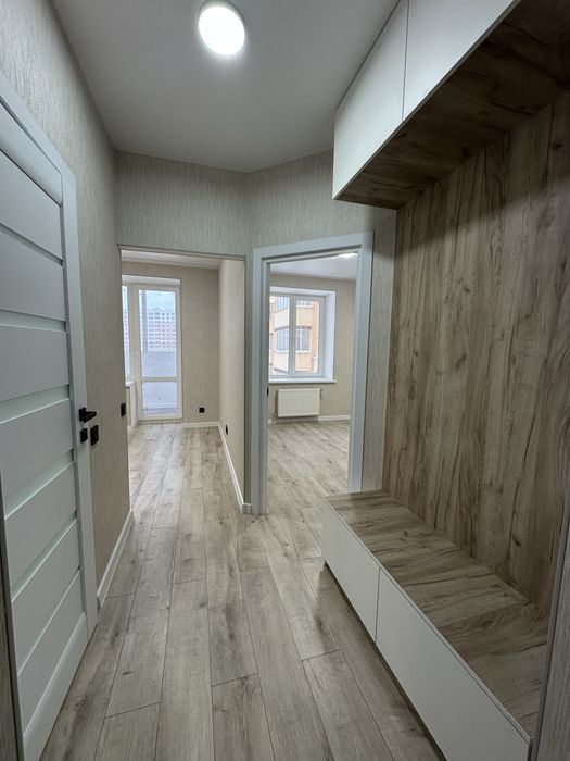 Новенька 1к 32 м2 Київський Маєток . Мінімальне оформлення