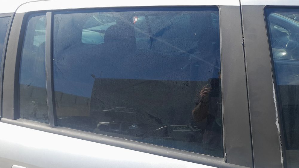 Vidro porta trás direito OPEL Zafira A (F75_)
