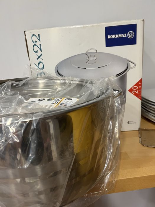 Garnki stalowe nowe , 12l i 20l