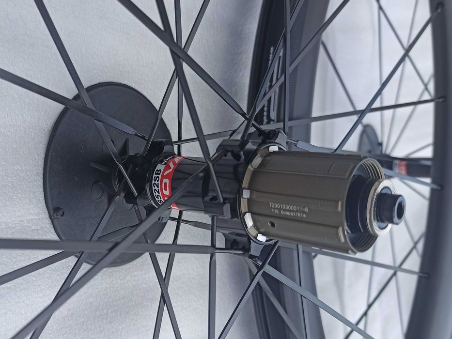 Koła szosa CSC 50mm carbon,V-brake,Shimano.