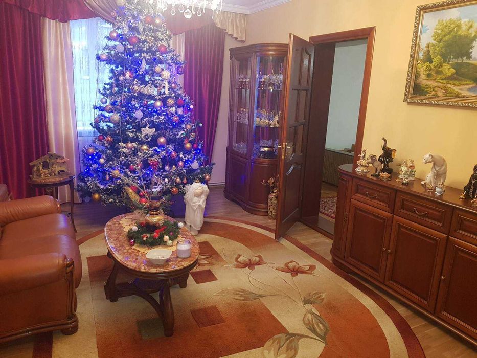 кімната у 4-х кімнатному будинку, м. Кам'янка-Бузька