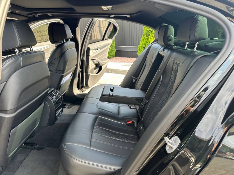 BMW G30 M550i 2022