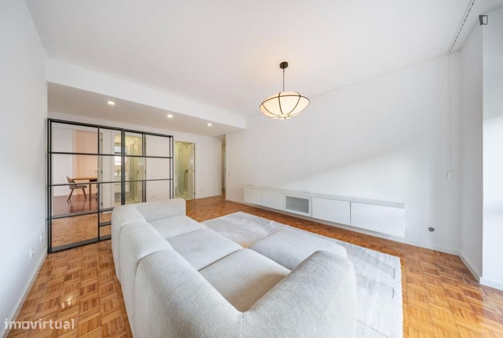 Quarto - localizado em Guimaraes