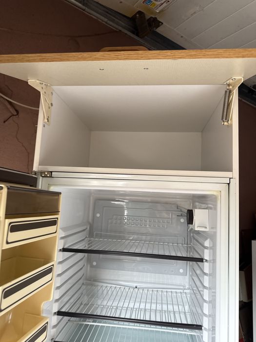 Золодильник в онтоввний в шкаф