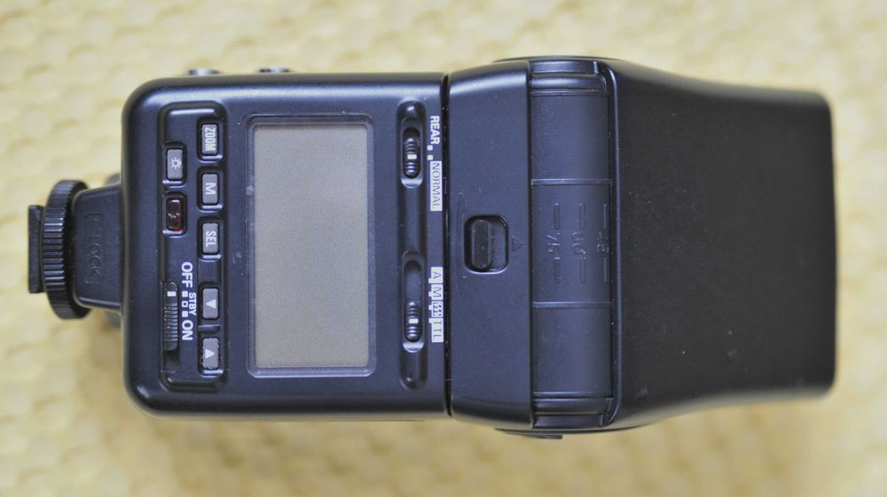 Фотоспалах Nikon SB-24