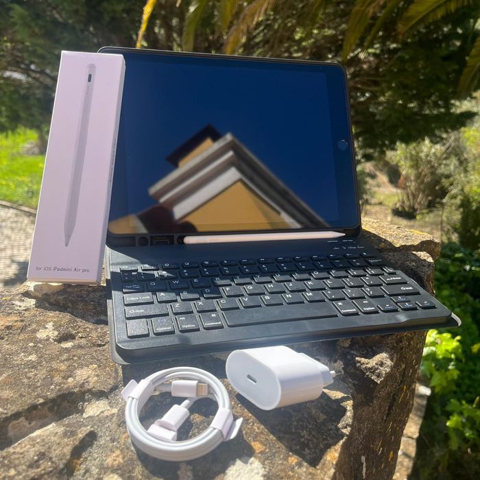 Ipad 9 geração(2021) 64gb + Capa c/teclado + Caneta + Carregador