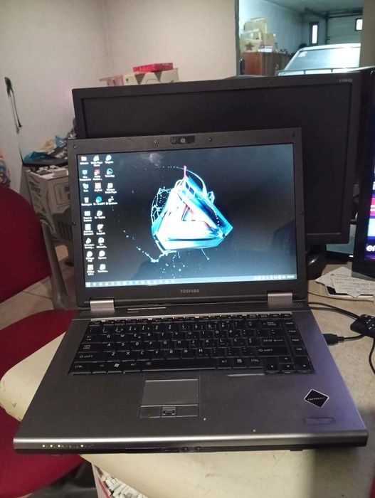 Portátil Toshiba Satellite Pro S300
