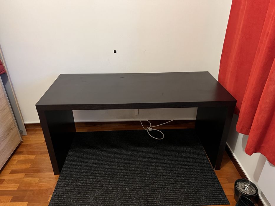 Secretária IKEA MALM