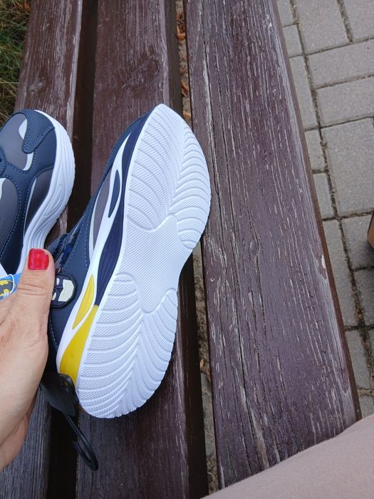 Adidasy dziewczęce świecące nowe r35