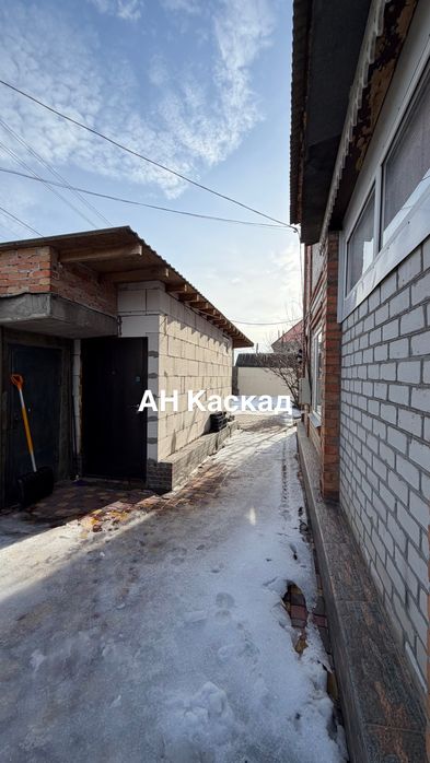 Продам дом кирпичный из 2х этажей.ХТЗ.