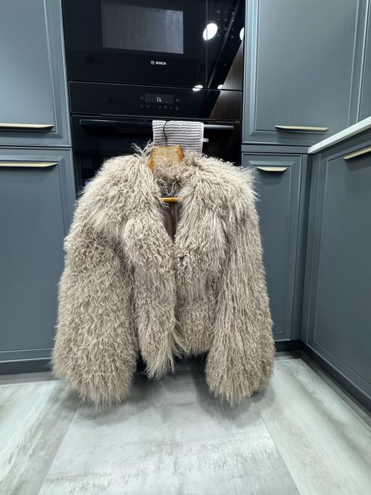 Продам шубу лама , новая, не Китай,цельные шкуры