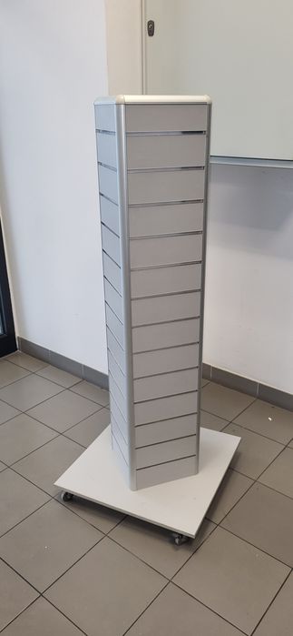 Gondola sklepowa space wall słupek