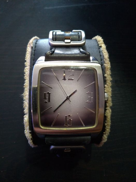 Relógio Guess Preto (Raro) com Bracelete de Cabedal Preto