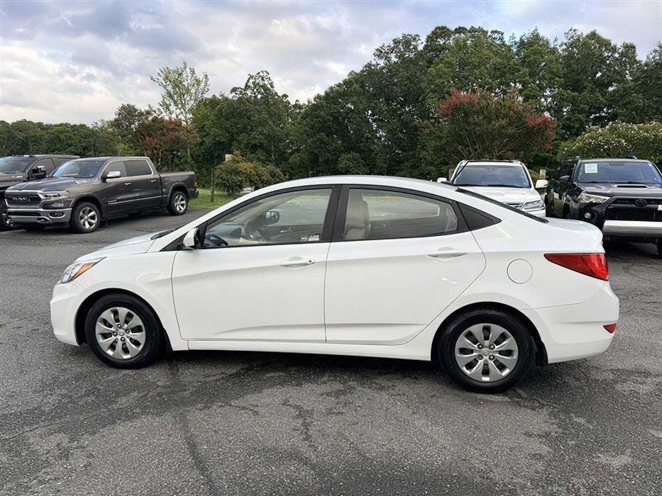 Hyundai Accent Sport      2015