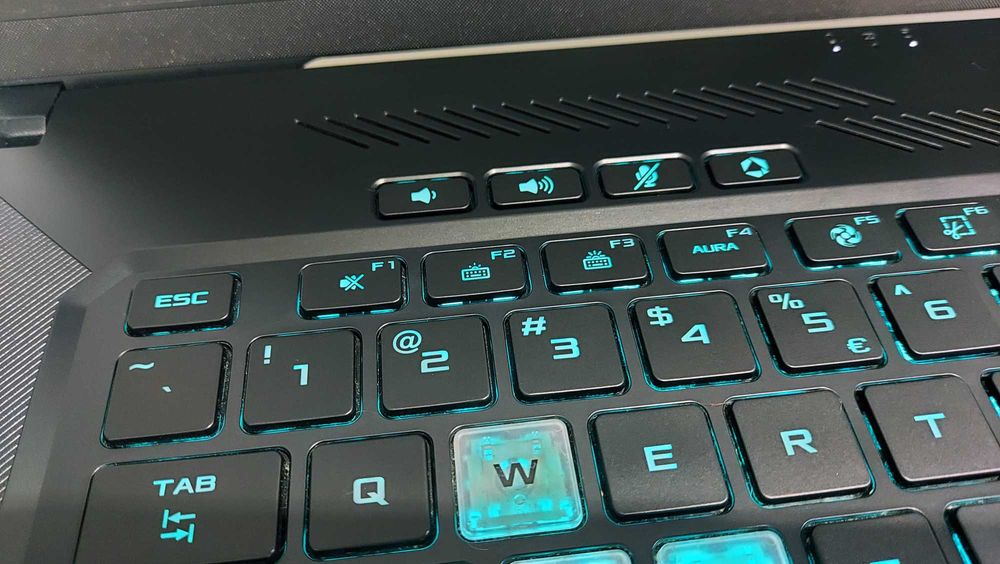 Asus TUF DASH Gaming =15,6" IPS 144Hz= 16GB SSD250GB+SSD500GB