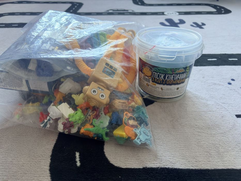 Продам пакет с игрушками