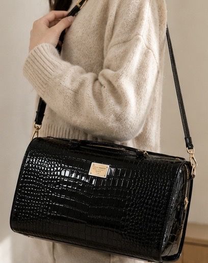 Жіноча сумка саквояж Dolce & Gabbana чорна лакова під крокодила Саквояж D&G 32*18*22
