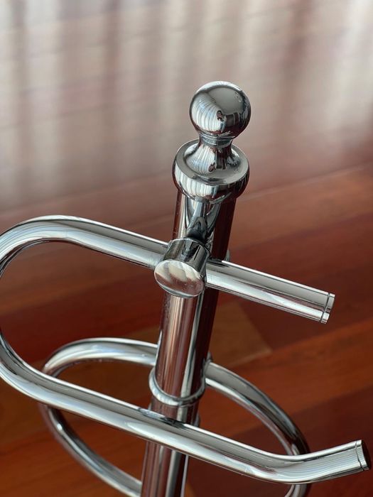 Toalheiro porta-rolos com piaçaba inox