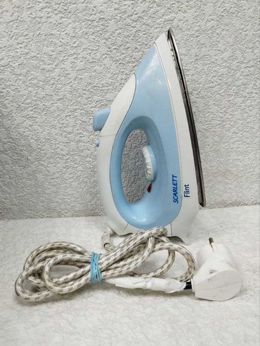 Продам праску Scarlett SC-136S