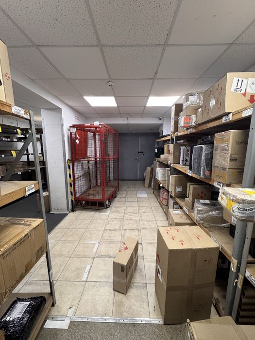 Продаж фасадного приміщення з діючими орендарями, пр-т Слобожанський