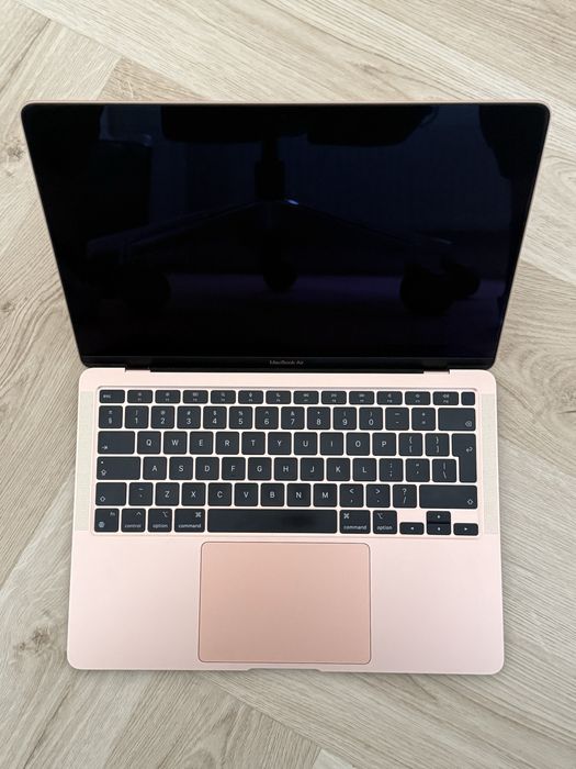 Apple MacBook Air M1 (2021) – 8GB RAM / 256GB SSD/ 13”
