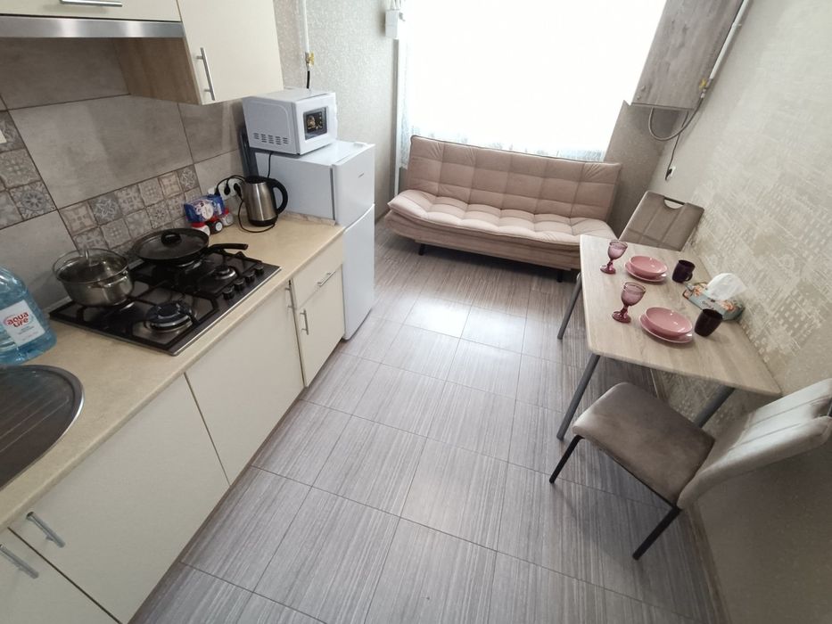 погодинно від 500 грн, подобово 1-кім новобуд по вул Івана Франка, 59, паркінг