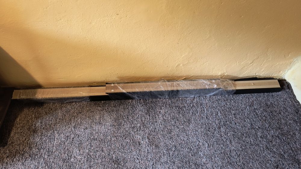 Futryna do drzwi grafitowa.