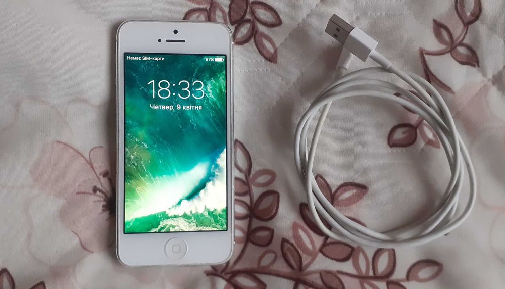 Смартфон Apple iPhone 5 (A1429)