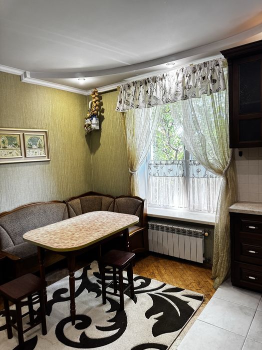 Продаж 4-х кімнатної квартири в м. Ківерці