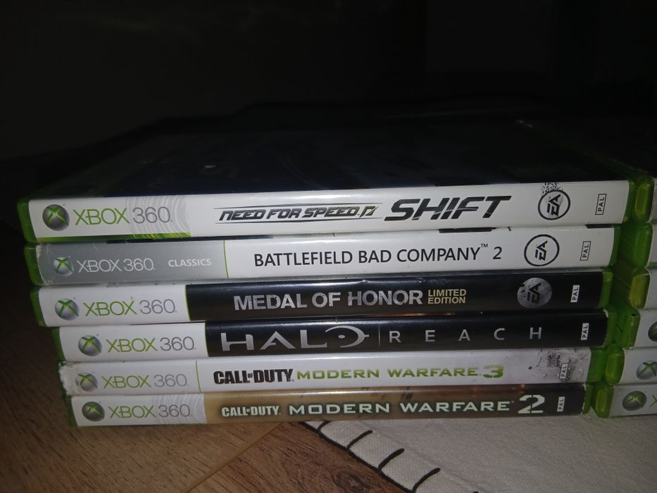 Xbox 360 S ,13 jogos Xbox,2 comandos Xbox.