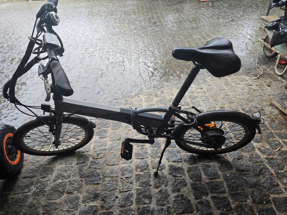 Bicicletas elétrica e comum