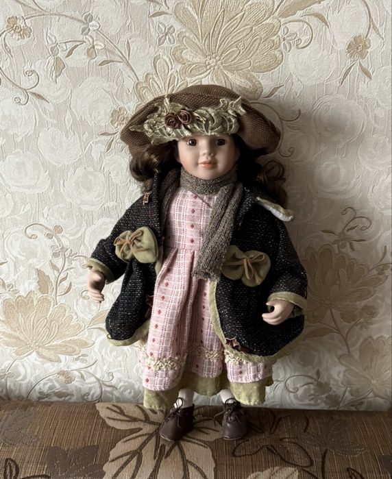 Лялька сувенірна  40 см