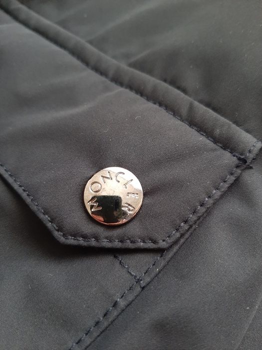 MONCLER куртка нова