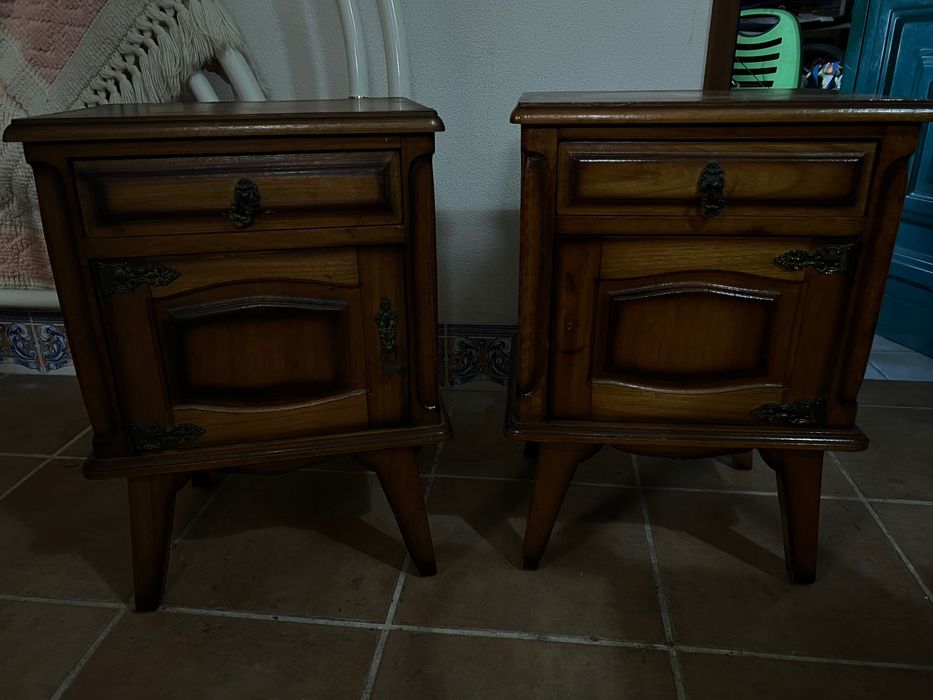 Mesas de cabeceira vintage