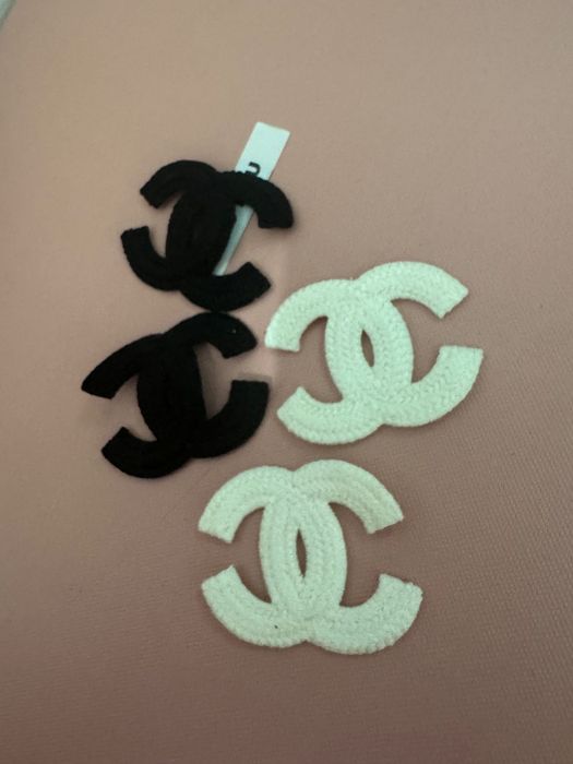 нашивки Chanel на одяг