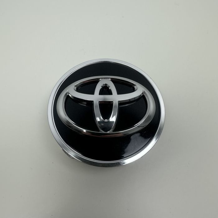 NOWY Oryginalny Dekielek Toyota OE 62mm