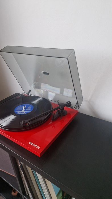 Gira discos Pro-Ject Essential III