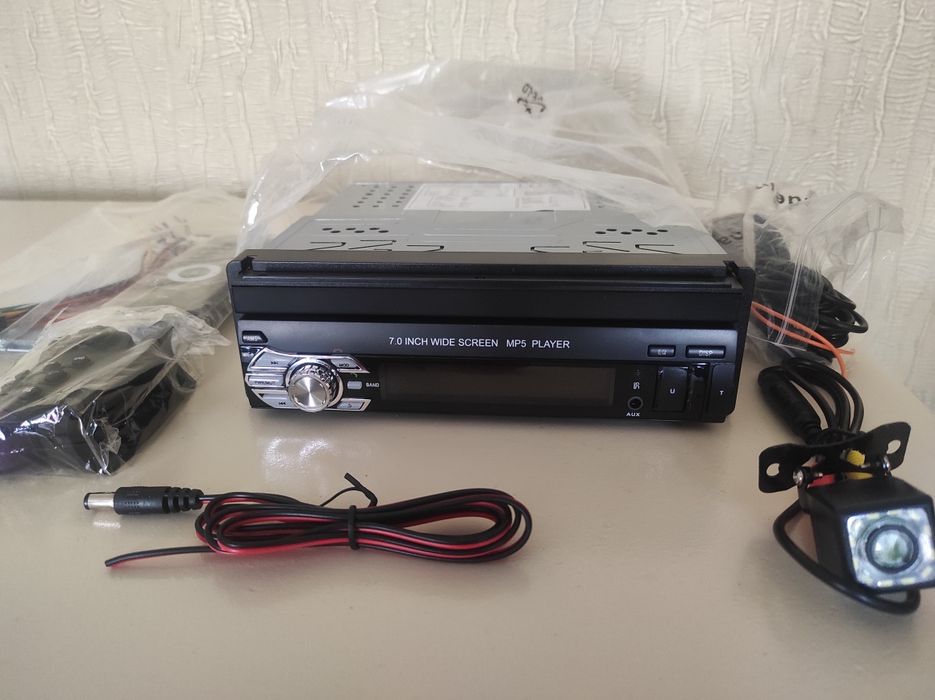 Автомагнітола swm 9601g 7in з висувним екраном bluetooth mp5 gps fm-ра