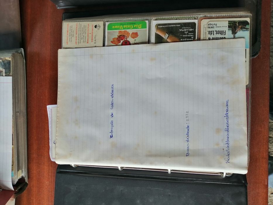 Coleção de calendários e postais