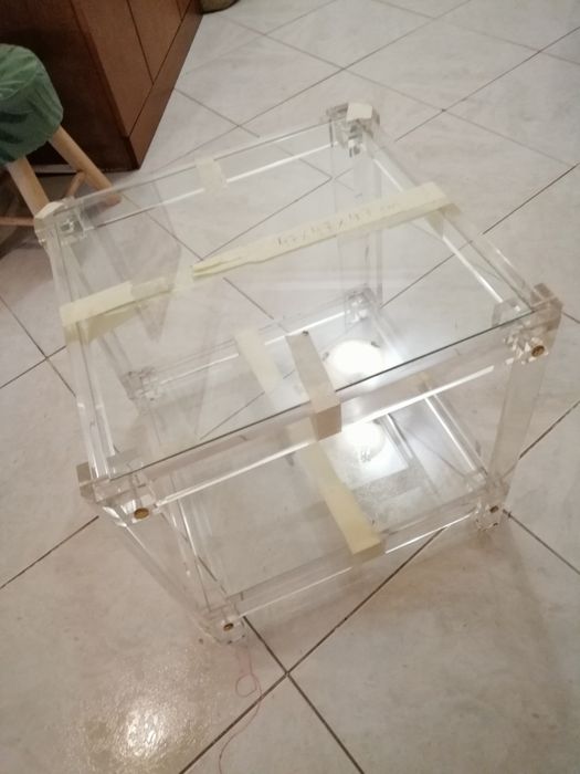 Mesa apoio sala vidro e acrílico