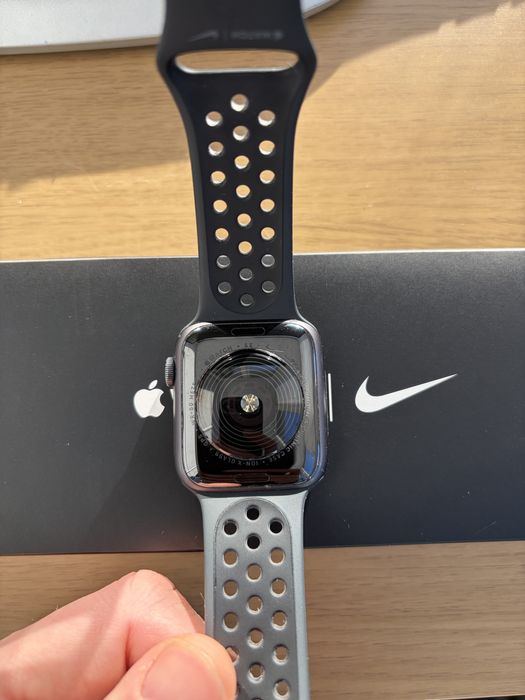 Apple watch Nike SE 44mm Space Gray