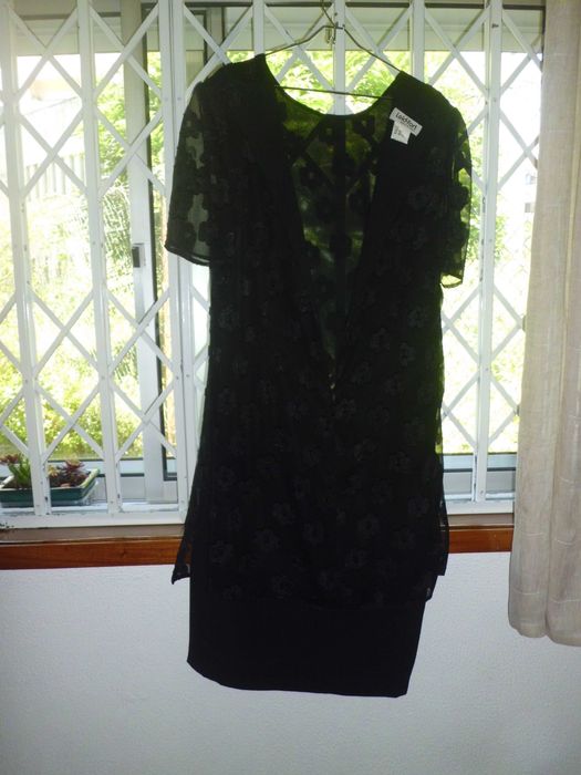 Vestido Preto Bordado de Cerimónia