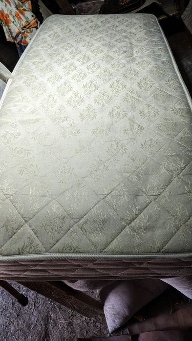 Продам матрас  1900/800