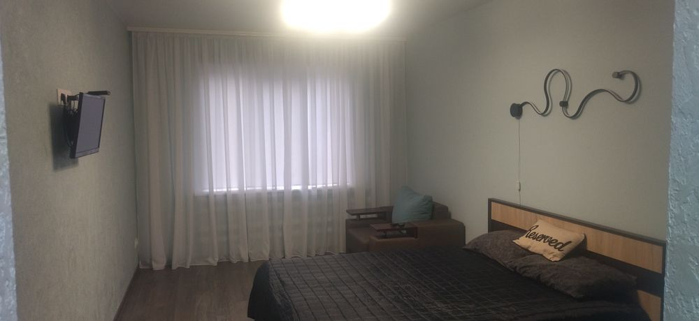 Подобова оренда однокімнатної квартири люкс Прилуки